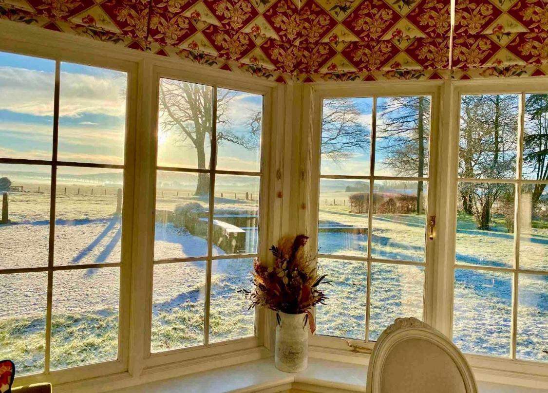 Private Room & Bathroom In Manor House Maybole エクステリア 写真