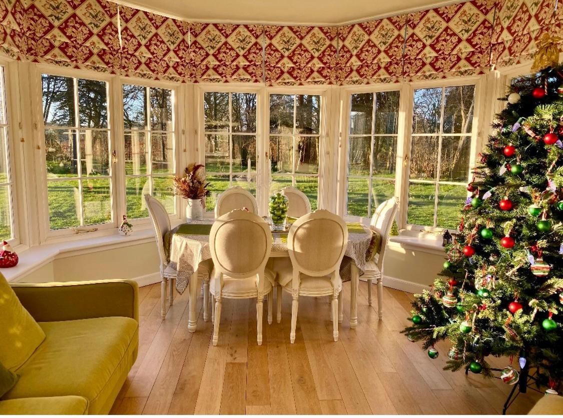 Private Room & Bathroom In Manor House Maybole エクステリア 写真