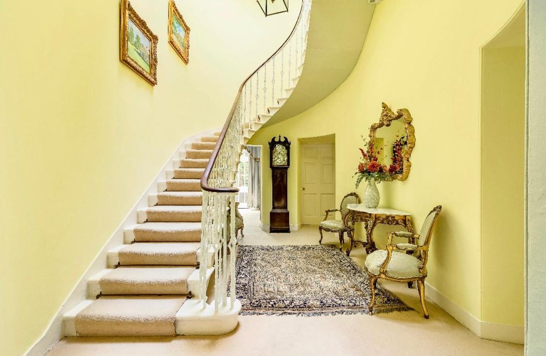 Private Room & Bathroom In Manor House Maybole エクステリア 写真
