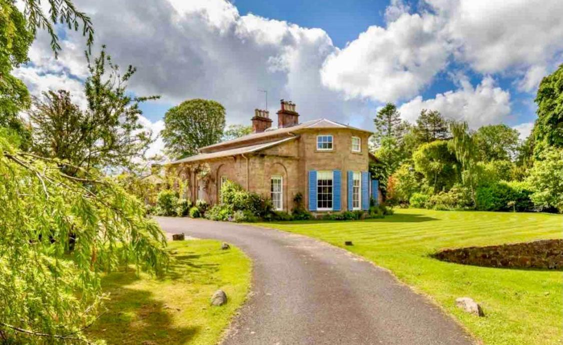 Private Room & Bathroom In Manor House Maybole エクステリア 写真