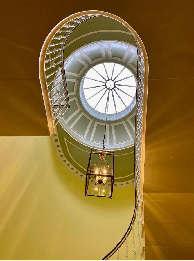 Private Room & Bathroom In Manor House Maybole エクステリア 写真