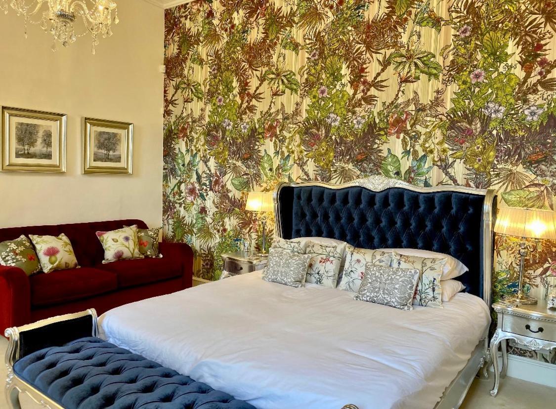 Private Room & Bathroom In Manor House Maybole エクステリア 写真